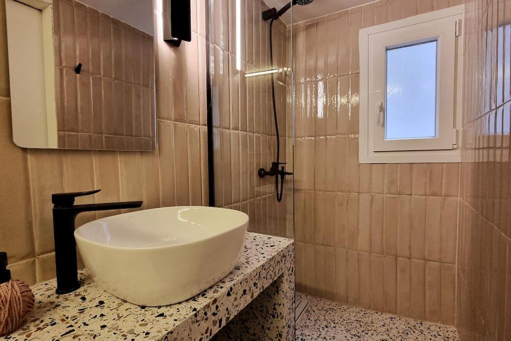 Μπροστά Στη Πλατεία Ναυαρίνου/Τσιμισκη Διαμέρισμα Солун Екстериор снимка
